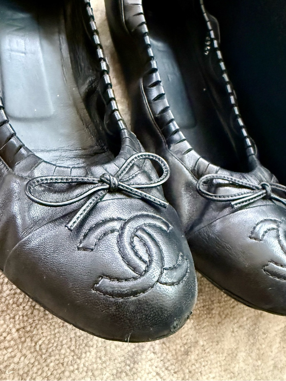 CHANEL Black Leather Quilted CC-toe Ballet Flats - Picture 4 of 6